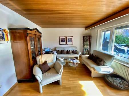 Wohnzimmer Einfamilienhaus - Mehrfamilienhaus in 71229 Leonberg mit 327m² kaufen