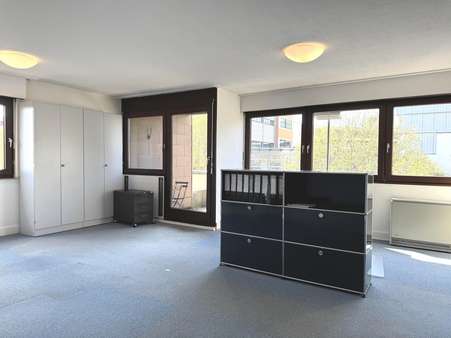 Wohnzimmer - Etagenwohnung in 71063 Sindelfingen mit 65m² kaufen