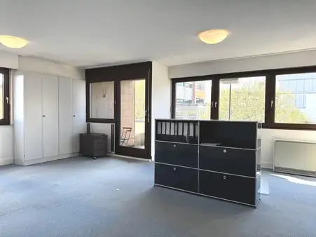 Zentral gelegene 2,5-Zimmer-Wohnung mit Westterrasse & Garagenbox in Sindelfingen