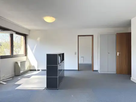 Zentral gelegene 2,5-Zimmer-Wohnung mit Westterrasse & Garagenbox in Sindelfingen
