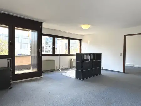Zentral gelegene 2,5-Zimmer-Wohnung mit Westterrasse & Garagenbox in Sindelfingen