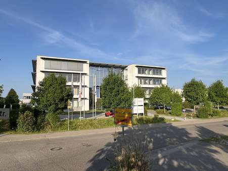 Außenansicht 2 - Büro in 71088 Holzgerlingen mit 391m² mieten