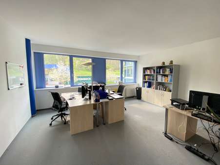 Großraumbüro - Büro in 71229 Leonberg mit 335m² mieten