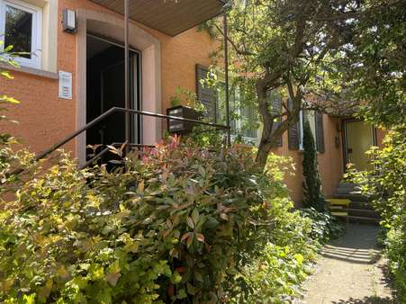 Eingangsbereich Eingangsbereich - Mehrfamilienhaus in 71229 Leonberg mit 308m² kaufen