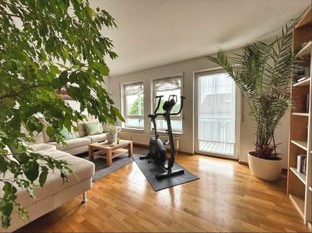 Wohnzimmer - Etagenwohnung in 71120 Grafenau mit 76m² kaufen