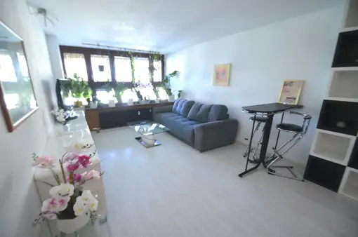 1,5 Zimmer-Wohnung mit moderner Einbauküche und TG-Box