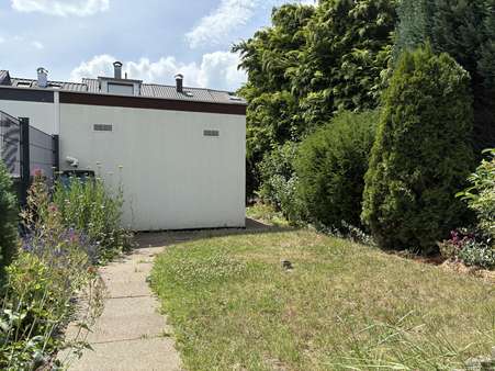 Garten & Garage Garten & Garage - Reihenmittelhaus in 71067 Sindelfingen mit 73m² kaufen