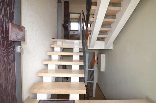 Eingang/Treppenhaus Eingang/Treppenhaus - Einfamilienhaus in 71277 Rutesheim mit 124m² kaufen