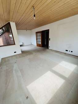 Essbereich Wohnzimmer - Etagenwohnung in 71126 Gäufelden mit 90m² kaufen