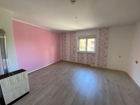 Kinderzimmer OG Wohnung - Zweifamilienhaus in 71106 Magstadt mit 143m² kaufen