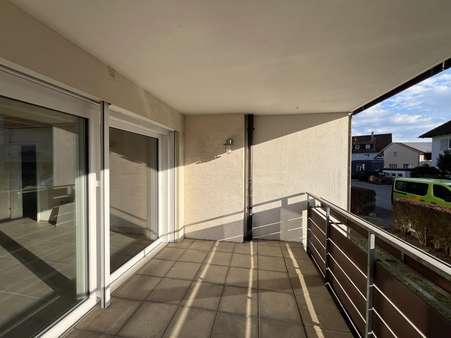 Südwestbalkon im EG Südwestbalkon im EG - Zweifamilienhaus in 71083 Herrenberg mit 220m² kaufen