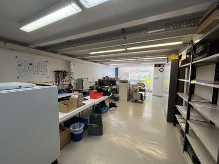 Büro-Lager Büro-Lager - Halle in 71139 Ehningen mit 740m² mieten