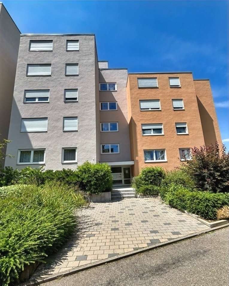 Hausansicht Hausansicht - Erdgeschosswohnung in 71034 Böblingen mit 94m² kaufen