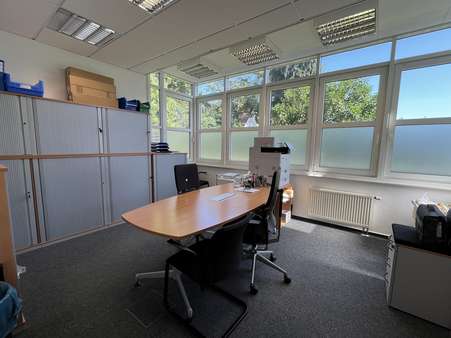 Büro Büro - Büro in 71229 Leonberg mit 130m² mieten
