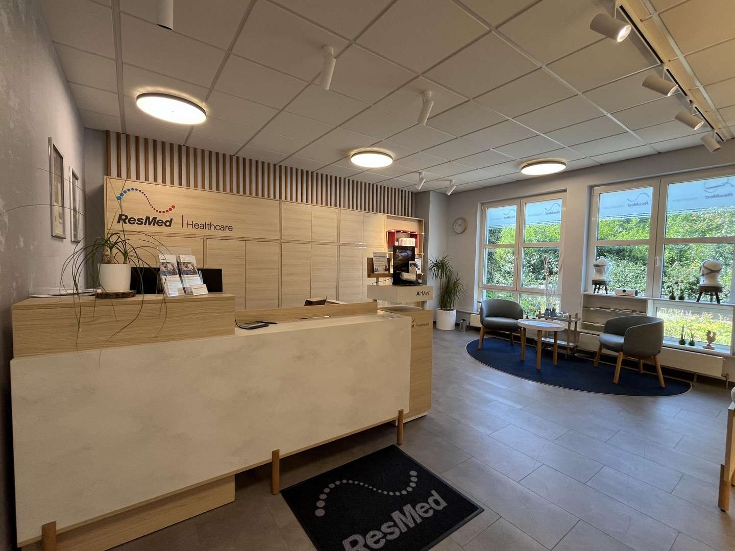 Theke und Wartebereich Theke und Wartebereich - Büro in 71229 Leonberg mit 130m² mieten