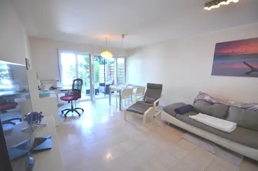 Vermietete 2 Zimmerwohnung mit Gartenanteil und TG-Stellplatz