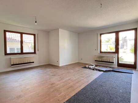 Wohnen/Essen - Zugang Terrasse - Etagenwohnung in 71083 Herrenberg mit 74m² kaufen