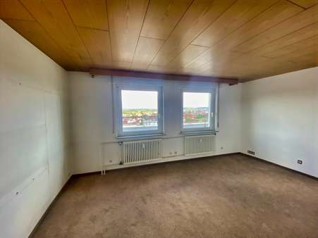 Büro/Kinderzimmer - Etagenwohnung in 71229 Leonberg mit 125m² kaufen
