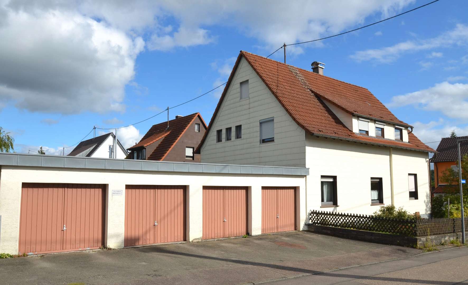 Außenansicht Außenansicht - Zweifamilienhaus in 71277 Rutesheim mit 178m² kaufen