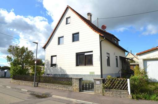 Außenansicht Außenansicht - Zweifamilienhaus in 71277 Rutesheim mit 178m² kaufen
