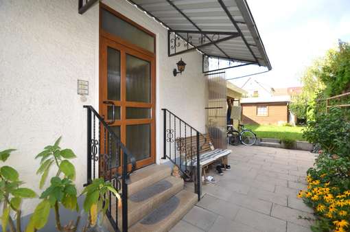 Eingangsbereich Eingangsbereich - Zweifamilienhaus in 71277 Rutesheim mit 178m² kaufen