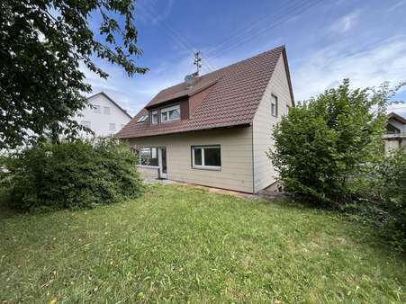 Außenansicht Außenansicht - Einfamilienhaus in 71272 Renningen mit 178m² kaufen