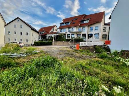 Blick auf Bauzaunelemente Blick auf Bauzaunelemente - Grundstück in 71277 Rutesheim mit 1080m² kaufen