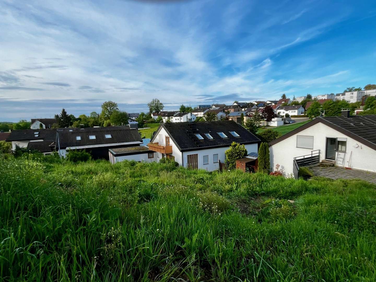 Blick auf Böschung und in die Ferne Blick auf Böschung und in die Ferne - Grundstück in 71277 Rutesheim mit 1080m² kaufen