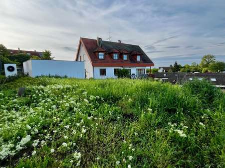 Blick auf Nachbar Blick auf Nachbar - Grundstück in 71277 Rutesheim mit 1080m² kaufen