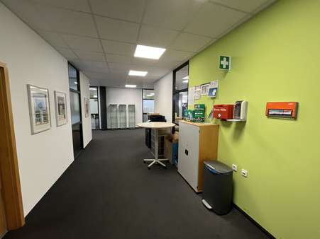 Flurbereich Flurbereich - Büro in 71088 Holzgerlingen mit 520m² mieten
