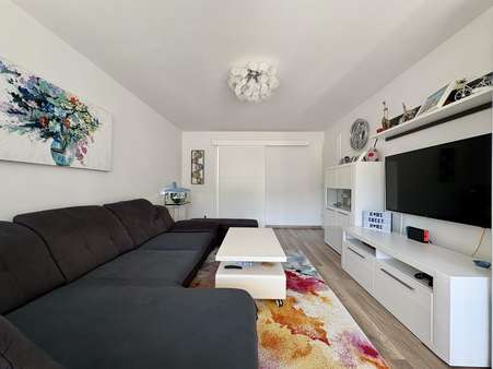 Wohnzimmer - Etagenwohnung in 71034 Böblingen mit 77m² kaufen