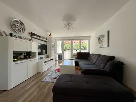 Komplett renovierte 3,5-Zimmer Wohnung mit Einbauküche - sofort bezugsfrei !