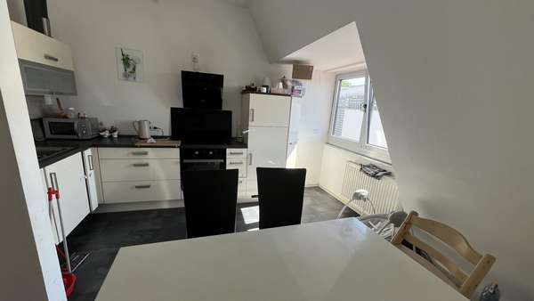 Küche - Dachgeschosswohnung in 71083 Herrenberg mit 90m² mieten