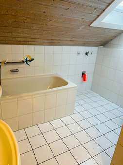 Bad III Bad III - Etagenwohnung in 71083 Herrenberg mit 77m² kaufen
