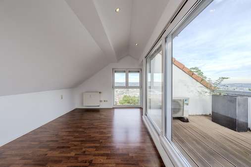 2. DG / Wohn- Schlafbereich 2. DG / Wohn- Schlafbereich - Maisonette-Wohnung in 70180 Stuttgart mit 137m² kaufen