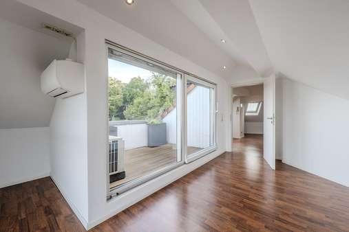 2.DG / Wohn- Schlafbereich mit Zugang Büro, Stauraum 2.DG / Wohn- Schlafbereich mit Zugang Büro, Stauraum - Maisonette-Wohnung in 70180 Stuttgart mit 137m² kaufen