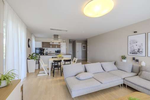 Wohn/Essbereich Wohn/Essbereich - Etagenwohnung in 71229 Leonberg mit 100m² kaufen