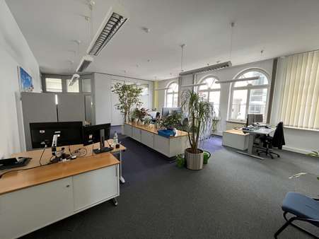 Großraumbüro - Büro in 71083 Herrenberg mit 420m² mieten
