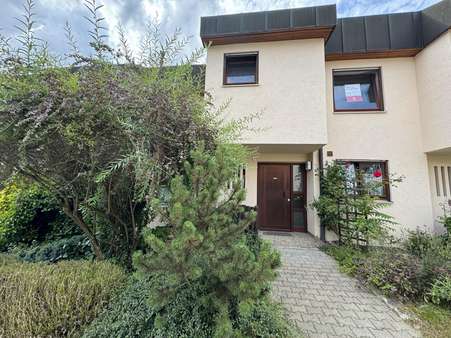 Außenansicht - Reihenmittelhaus in 71229 Leonberg mit 126m² kaufen