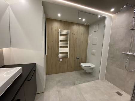 Badezimmer - Dachgeschosswohnung in 71069 Sindelfingen mit 43m² kaufen