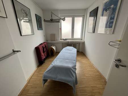 Behandlungszimmer - Büro in 71032 Böblingen mit 291m² mieten