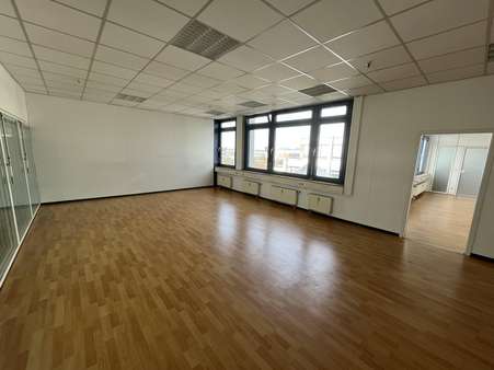 Meeting/Aufenthalt/Büro - Büro in 71065 Sindelfingen mit 231m² mieten