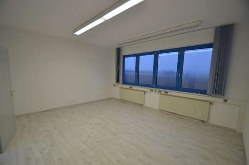 Büro 1 - Büro in 71083 Herrenberg mit 240m² günstig mieten