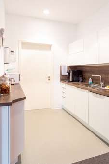 Küche - Büro in 71083 Herrenberg mit 305m² mieten