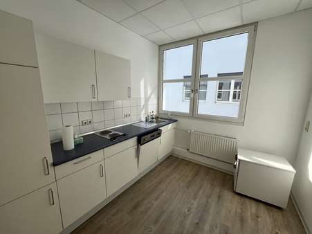 Teeküche - Büro in 71088 Holzgerlingen mit 114m² mieten