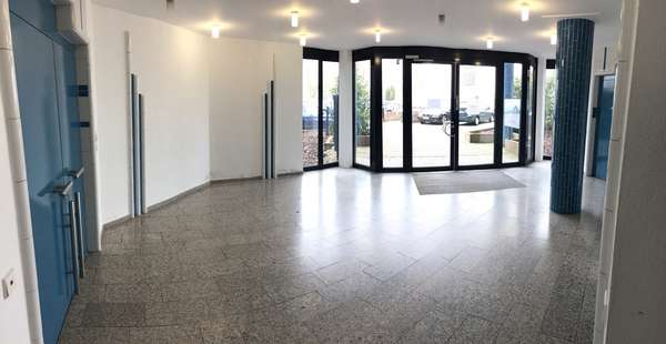 Eingang - Büro in 71063 Sindelfingen mit 2523m² mieten
