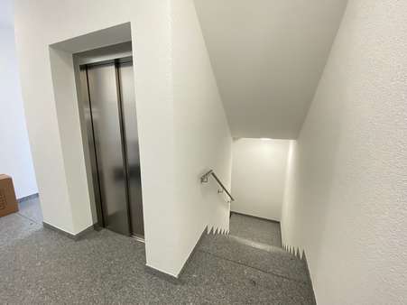 Aufzug Treppenabgang UG - Büro in 71157 Hildrizhausen mit 174m² kaufen