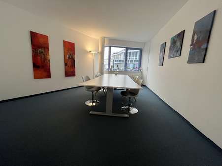 Besprechung - Büro in 71229 Leonberg mit 394m² mieten