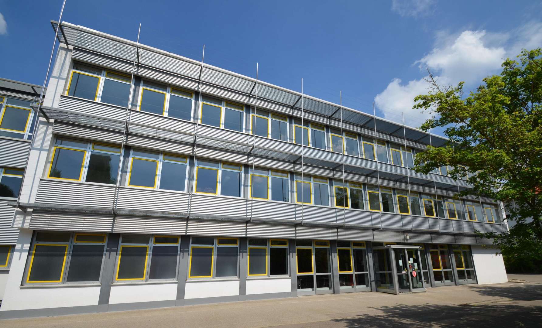 Bürogebäude Front / 1.OG+2.OG - Büro in 71116 Gärtringen mit 800m² günstig mieten