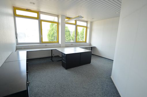 weiteres Bürobeispiel - Büro in 71116 Gärtringen mit 800m² günstig mieten